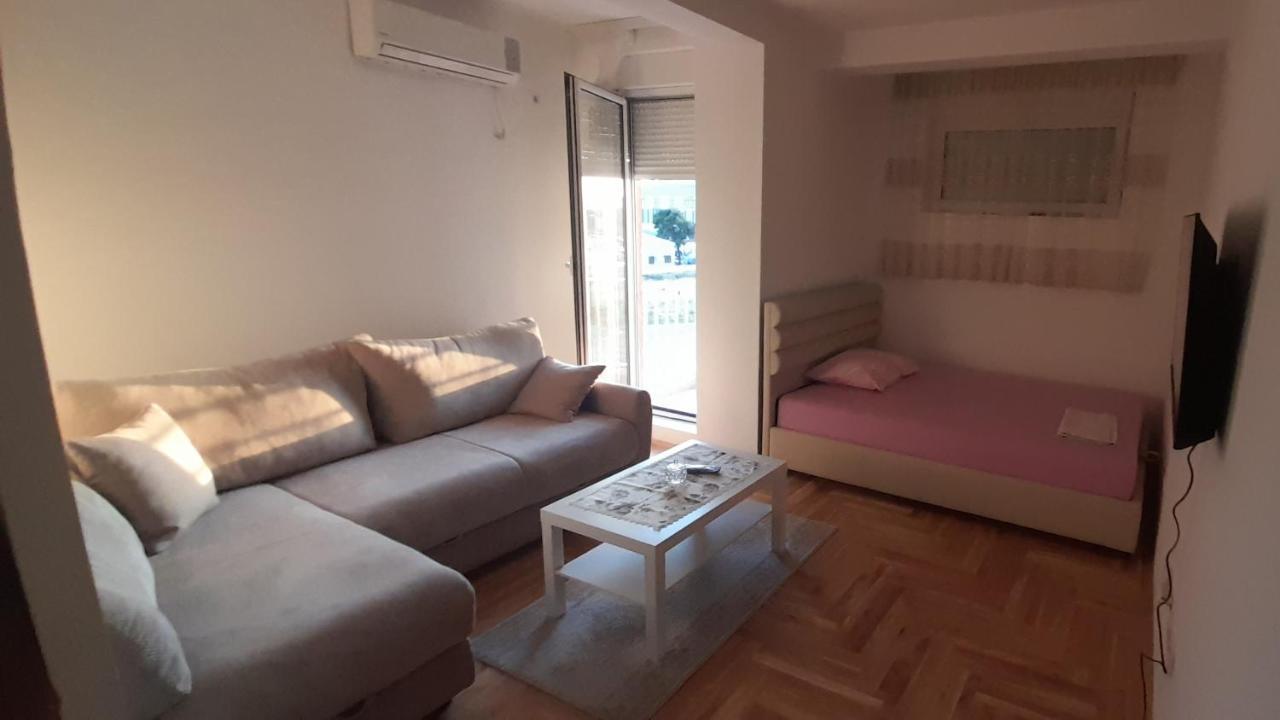 Apartment Luka 波德戈里察 外观 照片